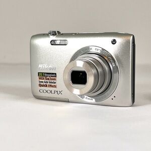 Nikon Coolpix Metallic Silver Camera S2800 5x Zoom 20.1 Megapixels